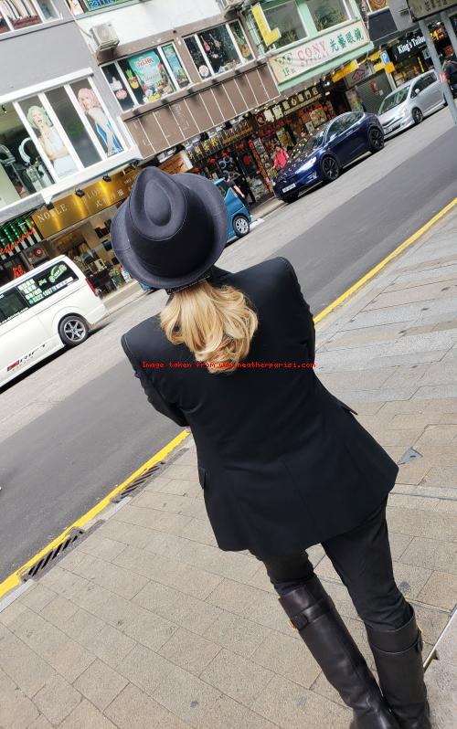 Il ricatto morale e la prevaricazione non aiutano a convincere gli indecisi.